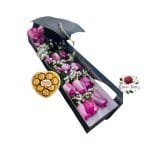 Caja Graduación 12 Rosas Rosadas + Bombones Ferrero