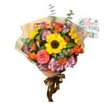 Ramo De Girasoles + Mini Rosas + Claveles + Eucaliptos - Imagen 2