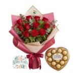 Ramo 12 Rosas Rojas + Eucalipto + Bombones Ferrero