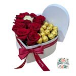 Box Corazón 12 Rosas + Bombones