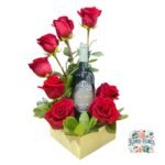 Arreglo 8 Rosas Rojas + Botella de Vino
