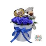 Box Cilindro 10 Rosas Eternas De Jabón + Peluche + Bombones